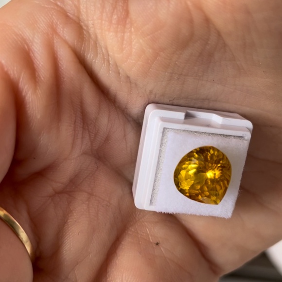 5.7 CT Padparadascha Saphire (natural pear radiant cut) - Picture 3 of 7